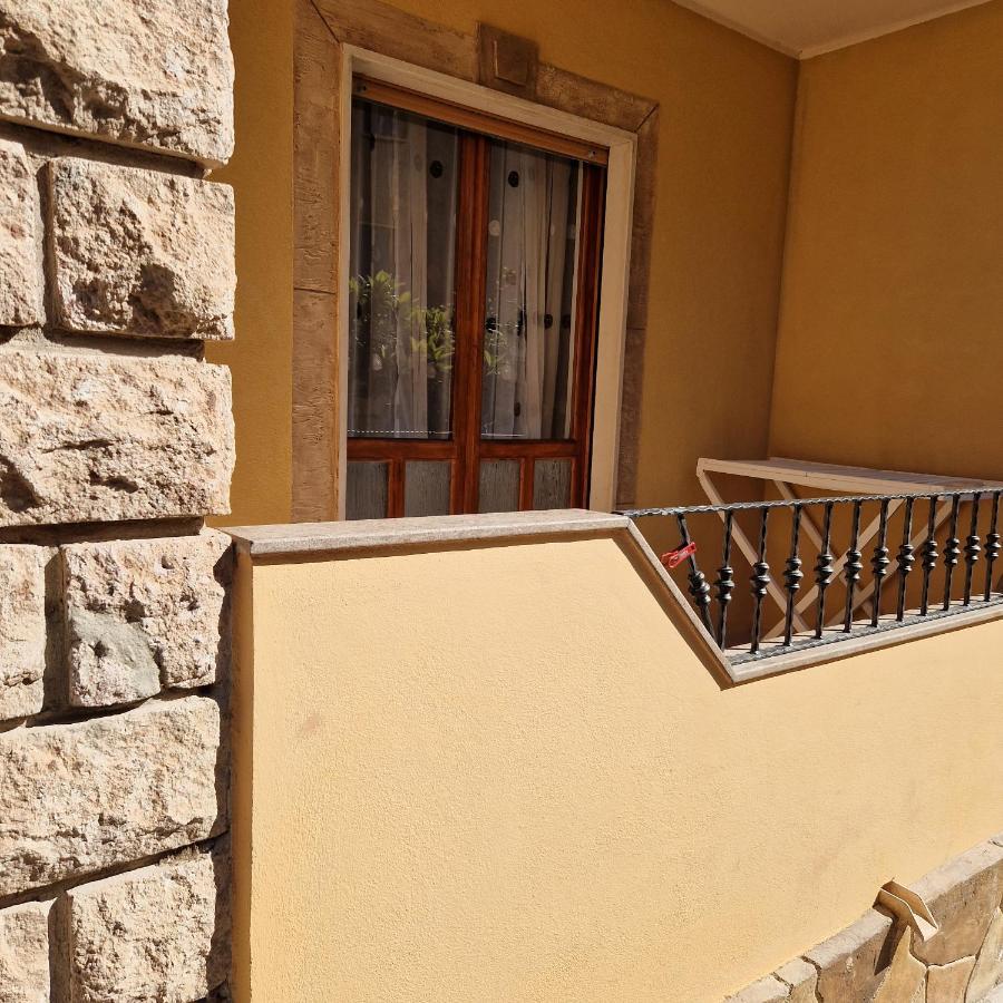 Appartamento Casa Vostra Bosa Esterno foto