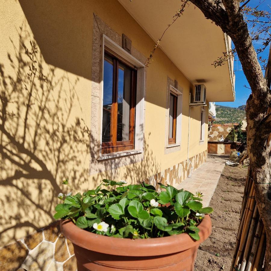 Appartamento Casa Vostra Bosa Esterno foto