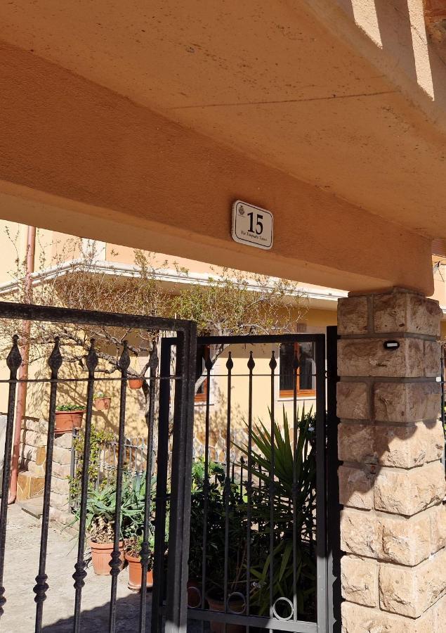 Appartamento Casa Vostra Bosa Esterno foto